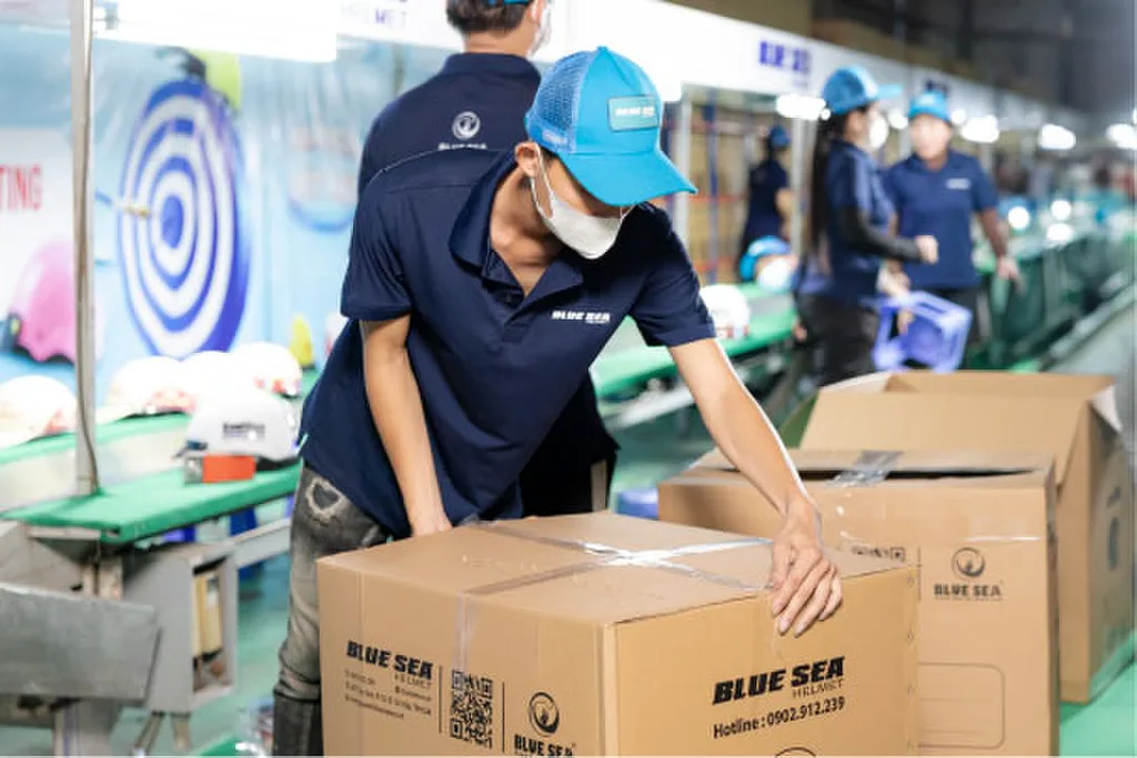 Xưởng Sản Xuất Mũ Bảo Hiểm Theo Yêu Cầu