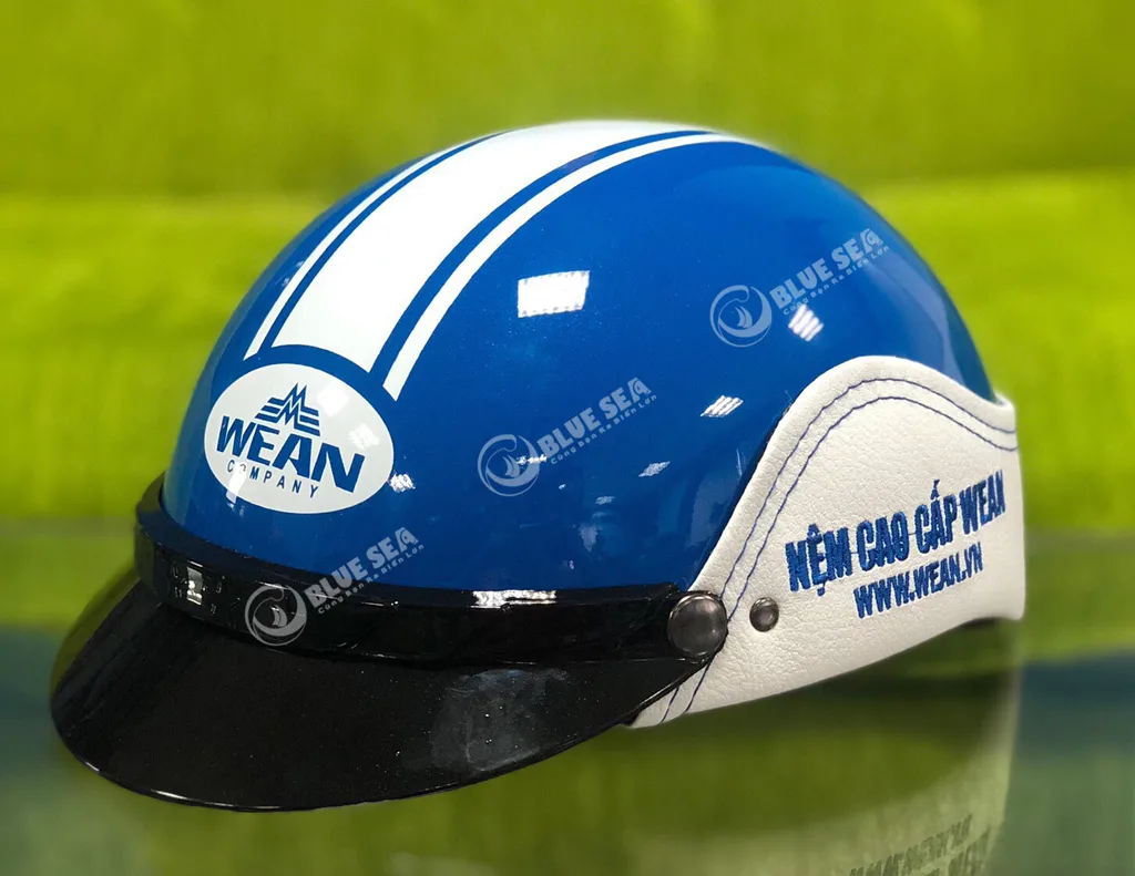 Mũ bảo hiểm làm quà tặng