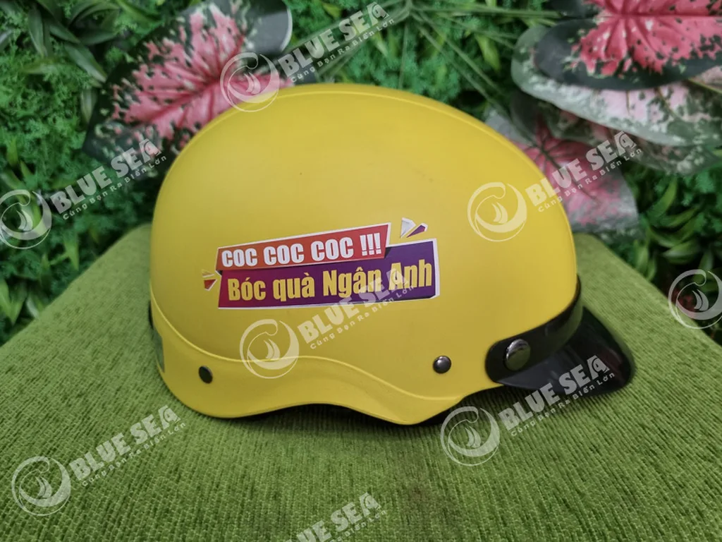 Mũ bảo hiểm làm quà tặng