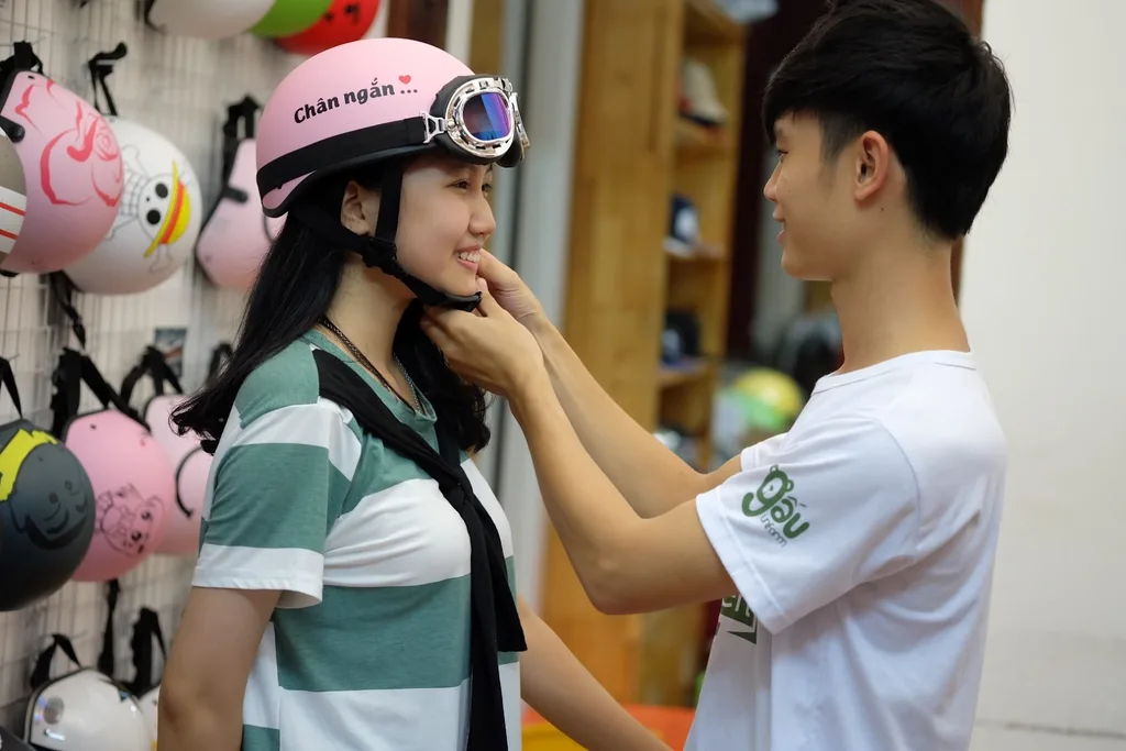 Mũ bảo hiểm nửa đầu hiện đang được nhiều bạn trẻ lựa chọn