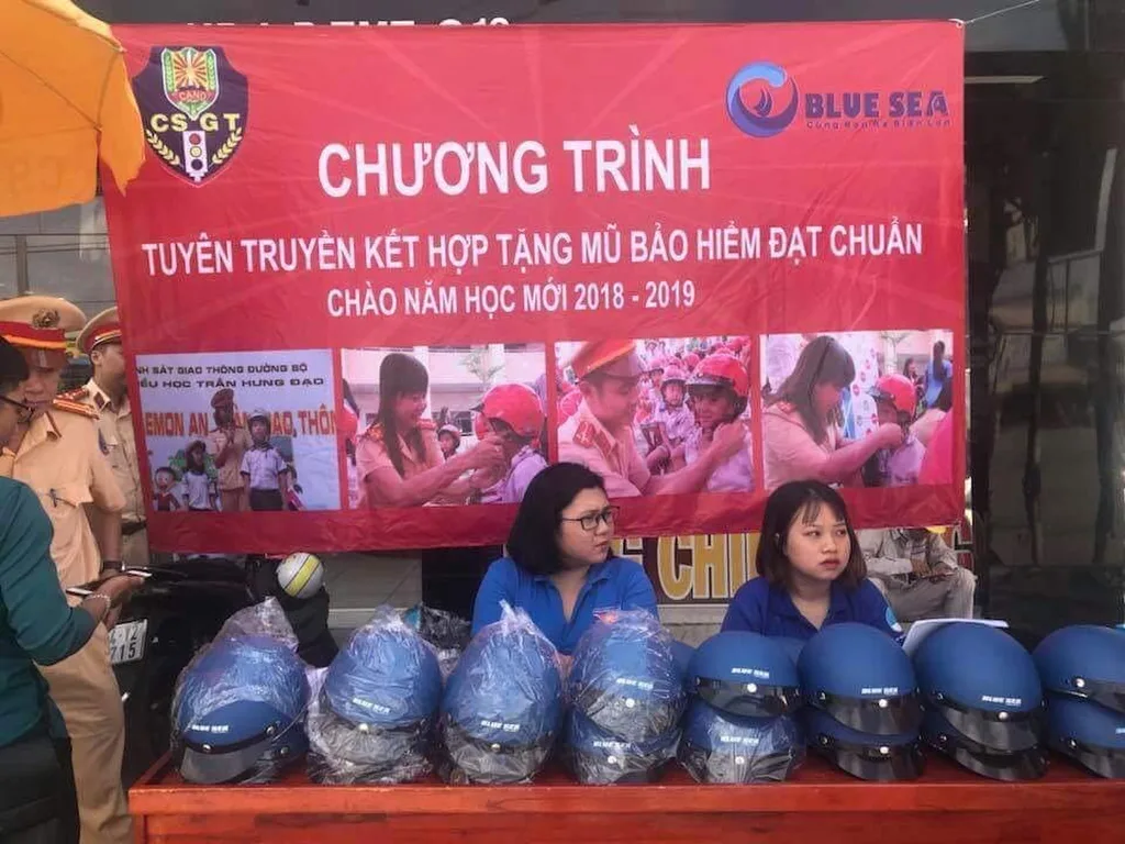 Mũ Bảo Hiểm - Quà Tặng Khách Hàng Thân Thiết