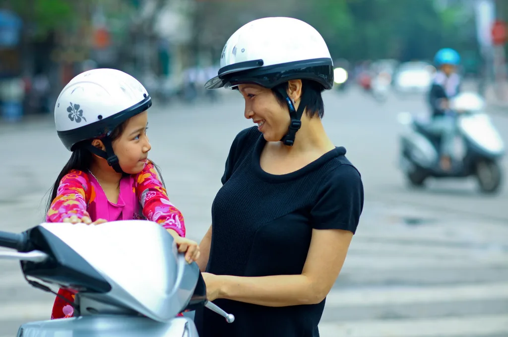 Đội mũ bảo hiểm cho trẻ em giúp giảm nguy cơ chân thương não