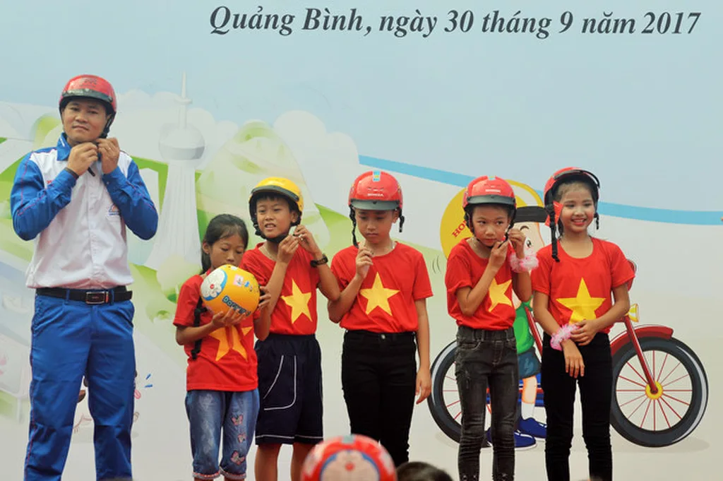 Vì sao phải đội mũ bảo hiểm cho trẻ em?