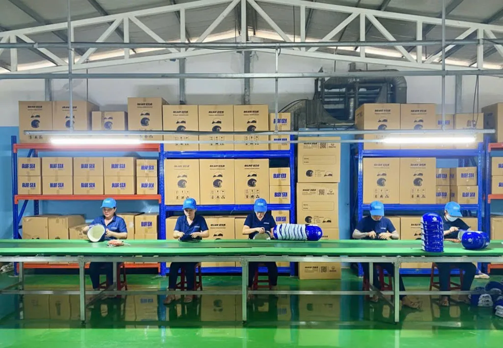 Mũ bảo hiểm đồng phục – Thống nhất hình ảnh đội ngũ chuyên nghiệp
