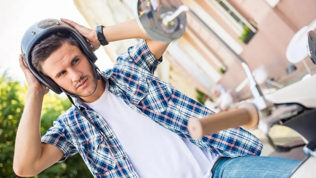 Mũ bảo hiểm có thể ảnh hưởng đến kiểu tóc không?