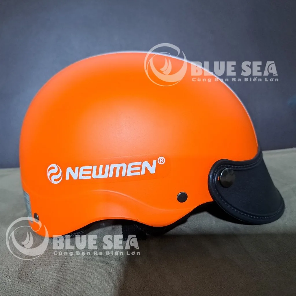 Mũ bảo hiểm phối màu tương phản – tạo ấn tượng mạnh với thương hiệu Blue Sea
