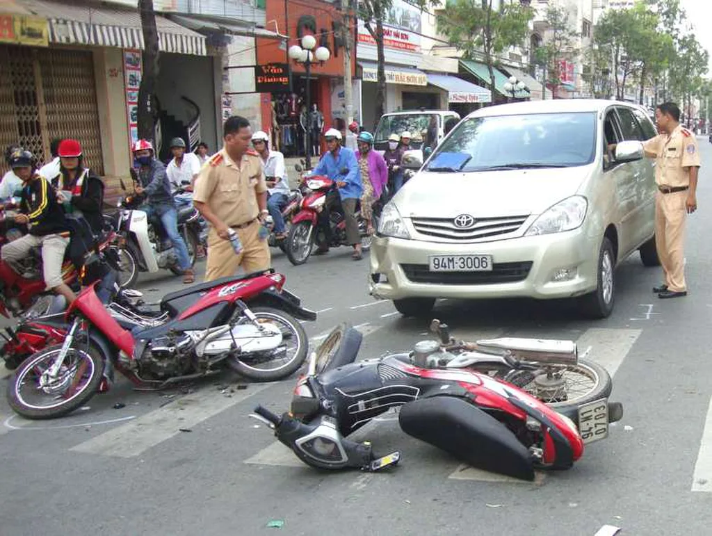 Mũ bảo hiểm đạt chuẩn giúp giảm thiểu rủi ro tai nạn thế nào?